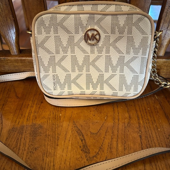 Michael Kors Fulton Signature MK Logo Small Crossbody EUC! - Picture 1 of 14